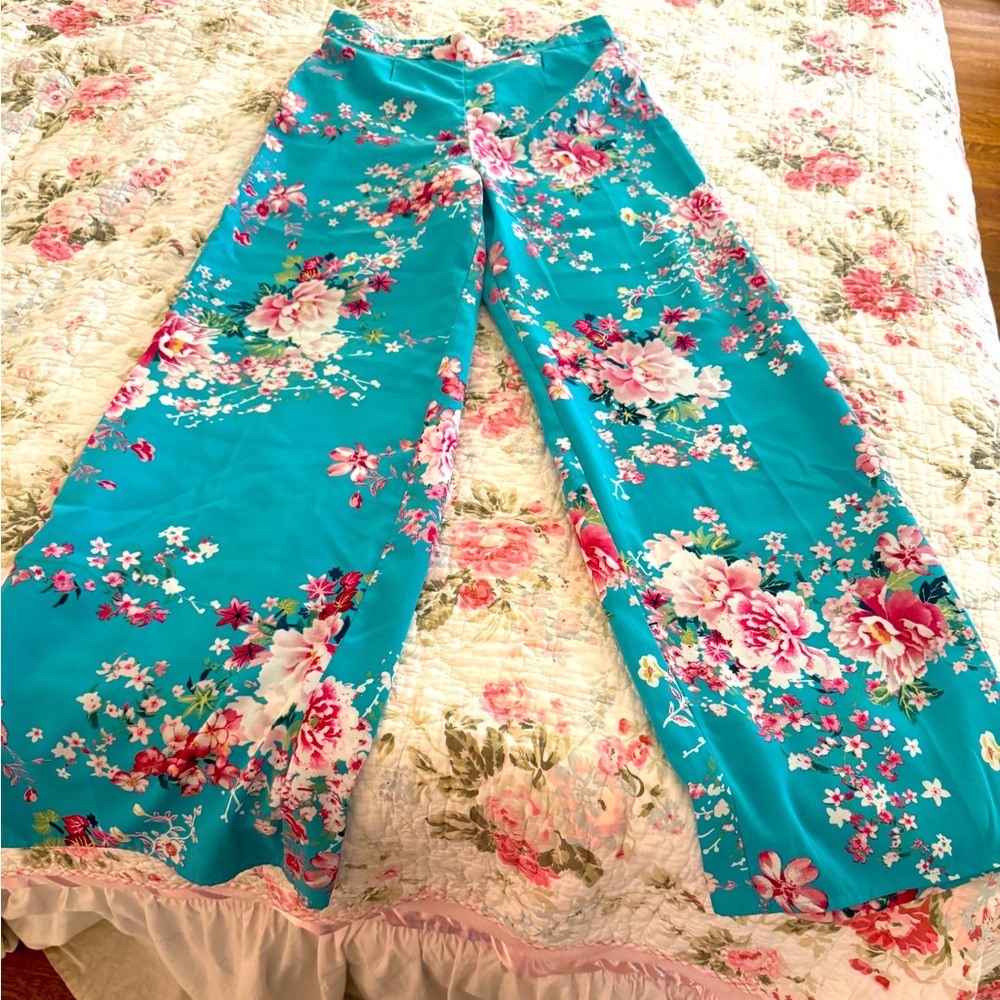 Blue Floral wide leg pants size S-M